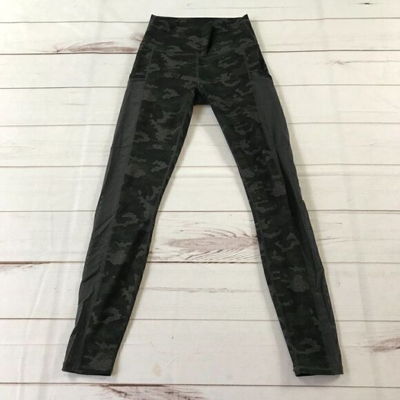 Powerhold by Fabletics Gray Camouflage High-Waisted Leggings XS - Picture 3 of 15